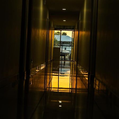 Aldora Airport Residency Hotel Nedumbassery Bagian luar foto