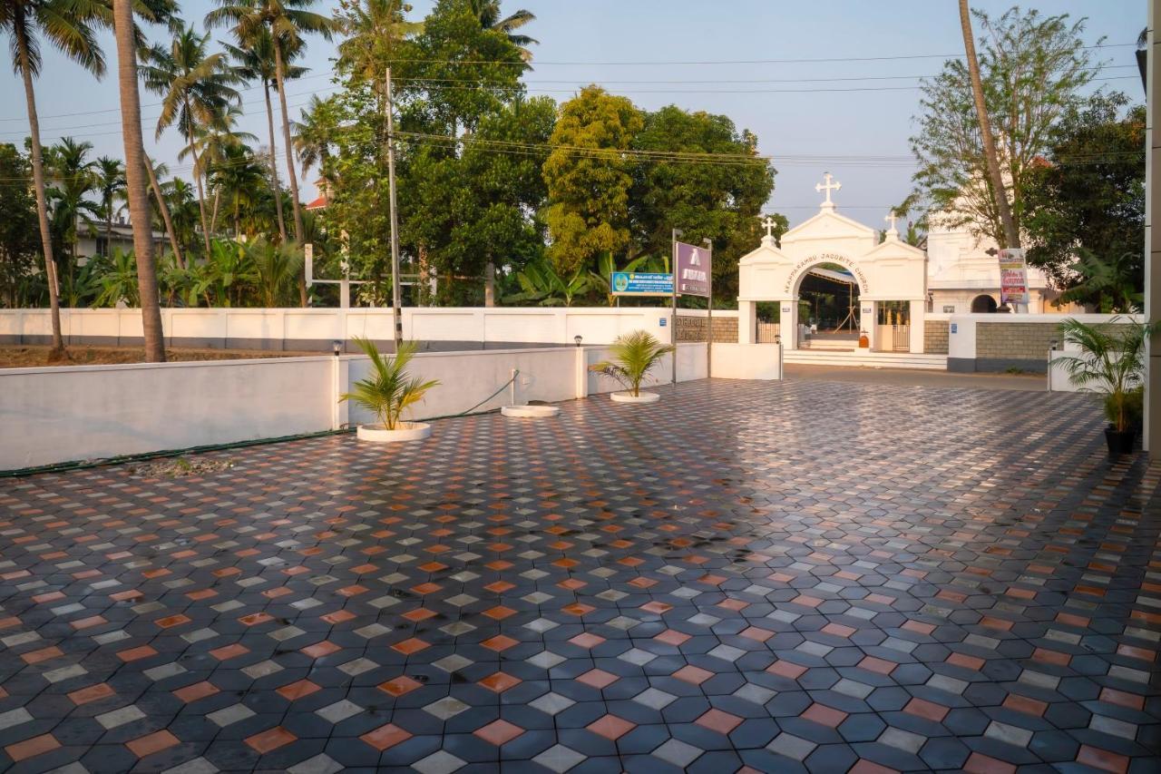 Aldora Airport Residency Hotel Nedumbassery Bagian luar foto
