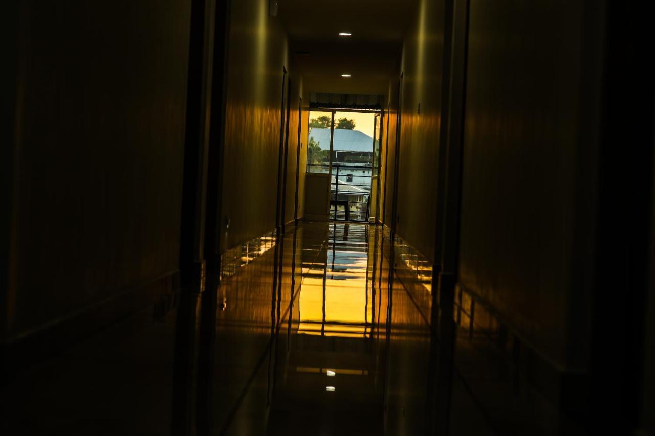 Aldora Airport Residency Hotel Nedumbassery Bagian luar foto