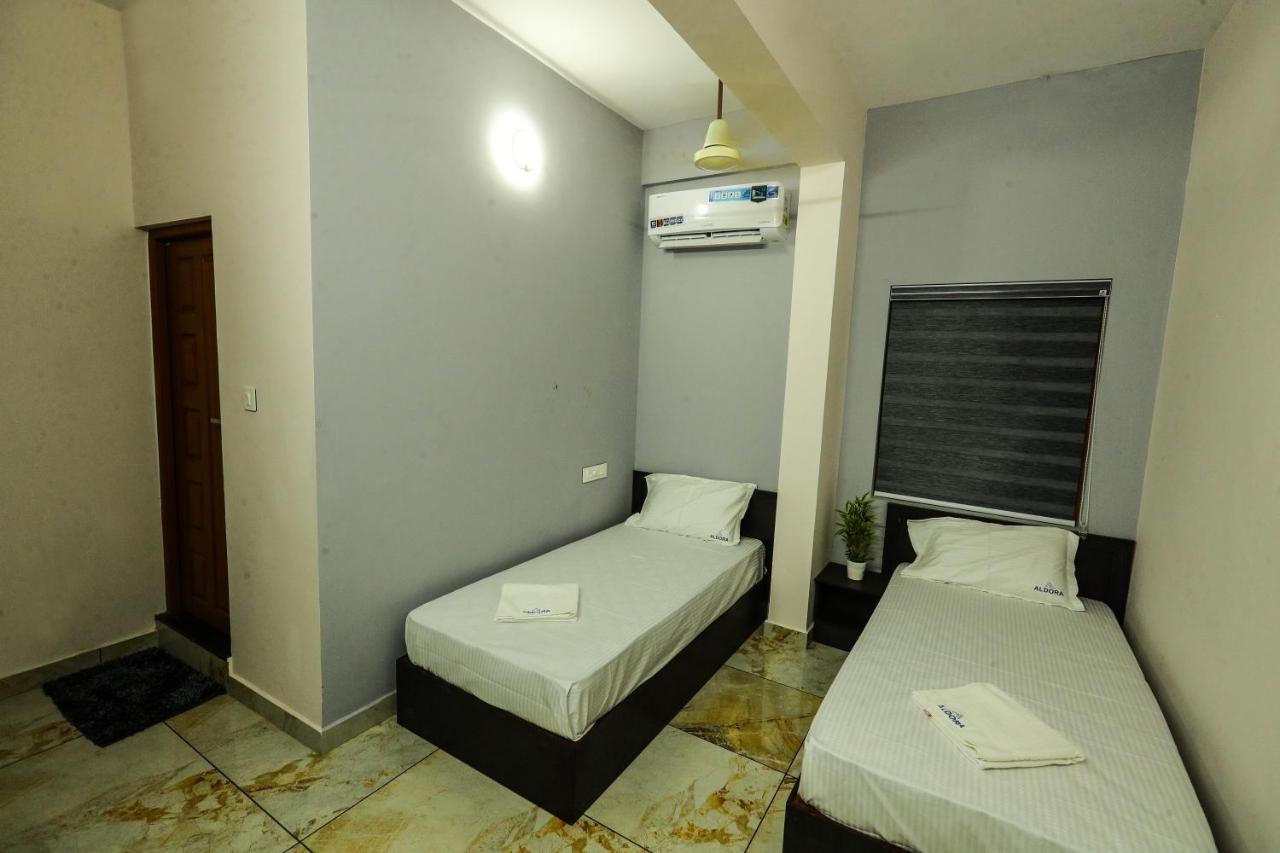 Aldora Airport Residency Hotel Nedumbassery Bagian luar foto