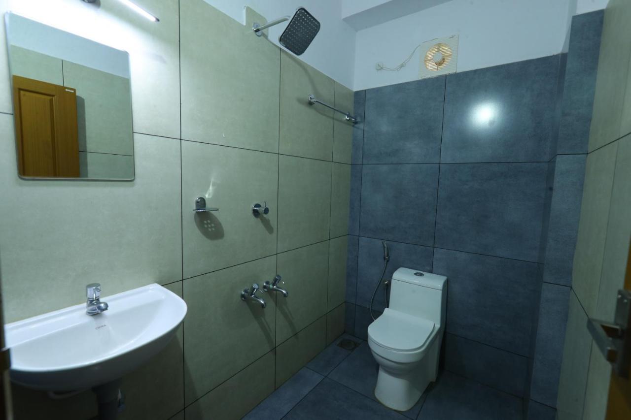 Aldora Airport Residency Hotel Nedumbassery Bagian luar foto