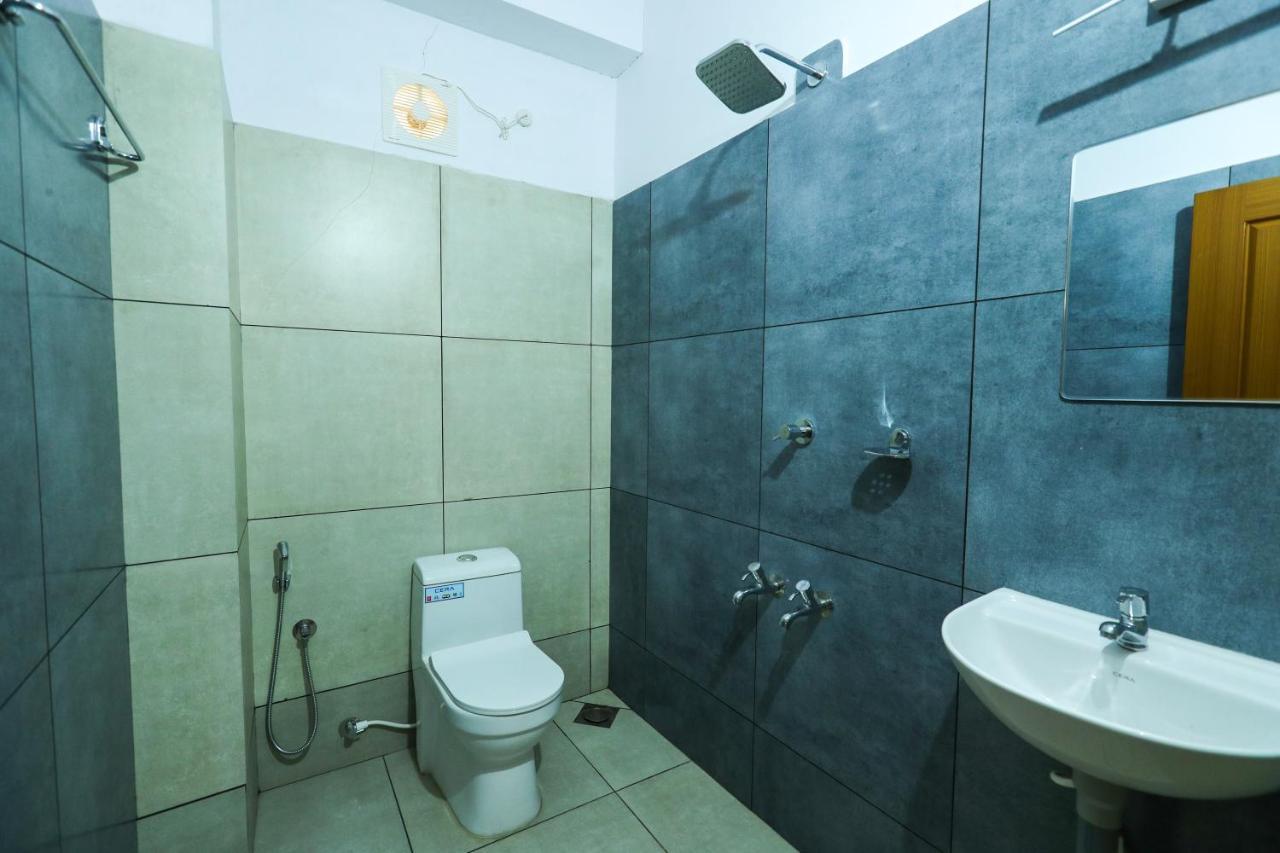 Aldora Airport Residency Hotel Nedumbassery Bagian luar foto