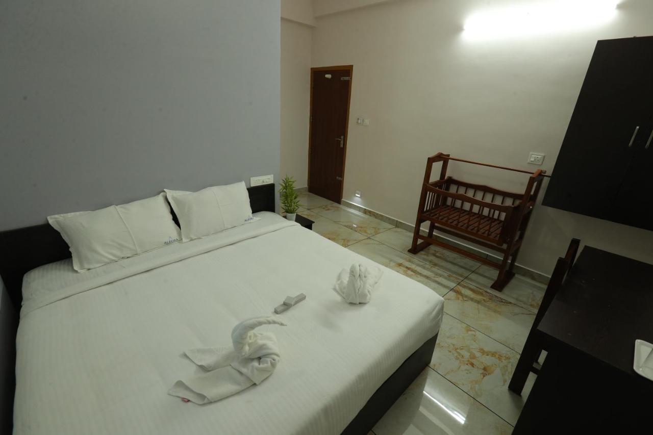Aldora Airport Residency Hotel Nedumbassery Bagian luar foto