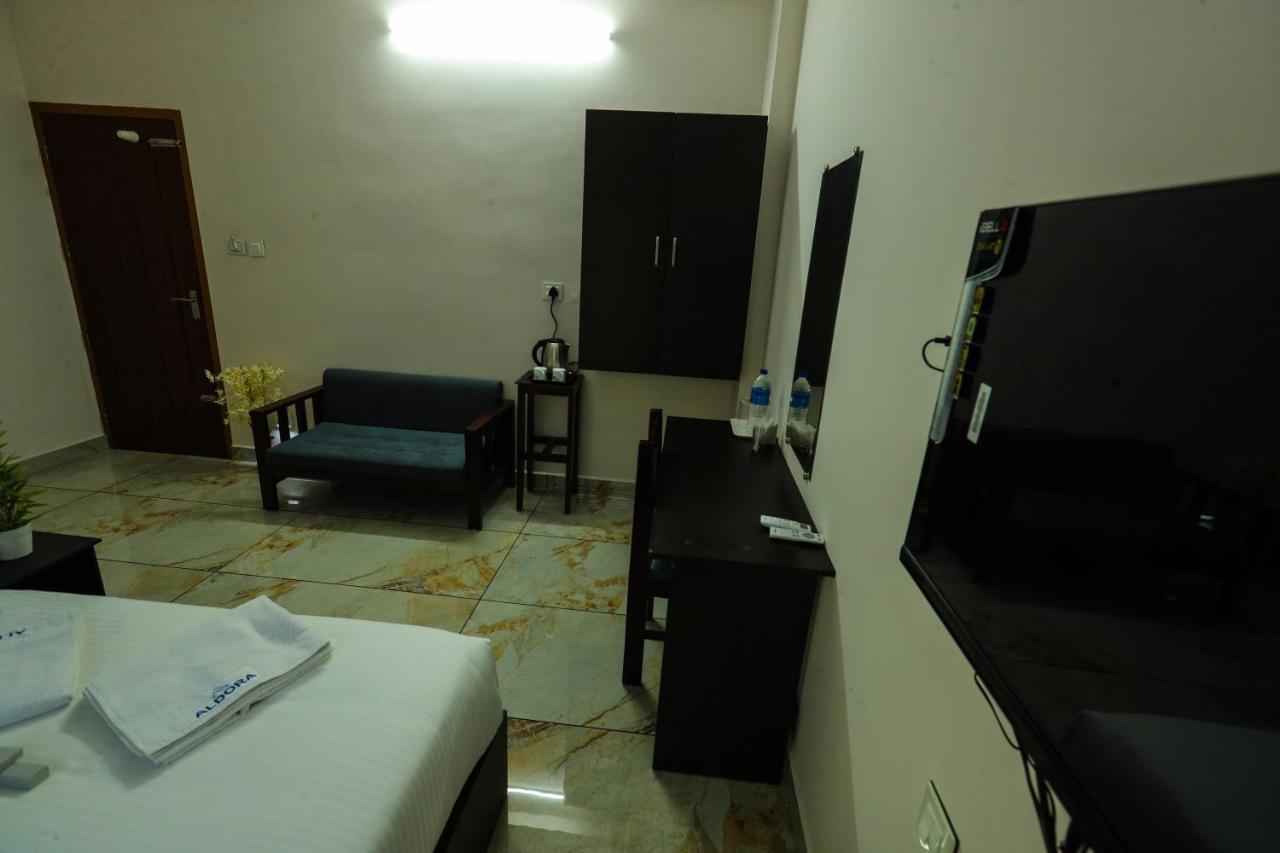 Aldora Airport Residency Hotel Nedumbassery Bagian luar foto