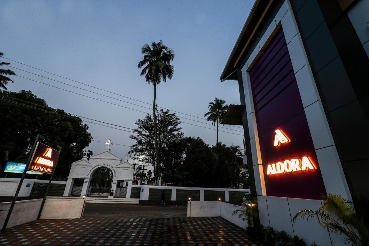 Aldora Airport Residency Hotel Nedumbassery Bagian luar foto