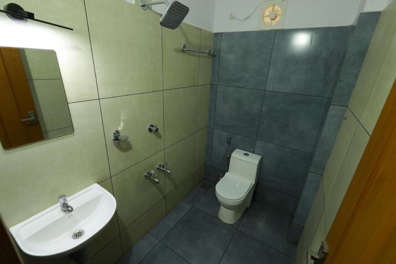 Aldora Airport Residency Hotel Nedumbassery Bagian luar foto