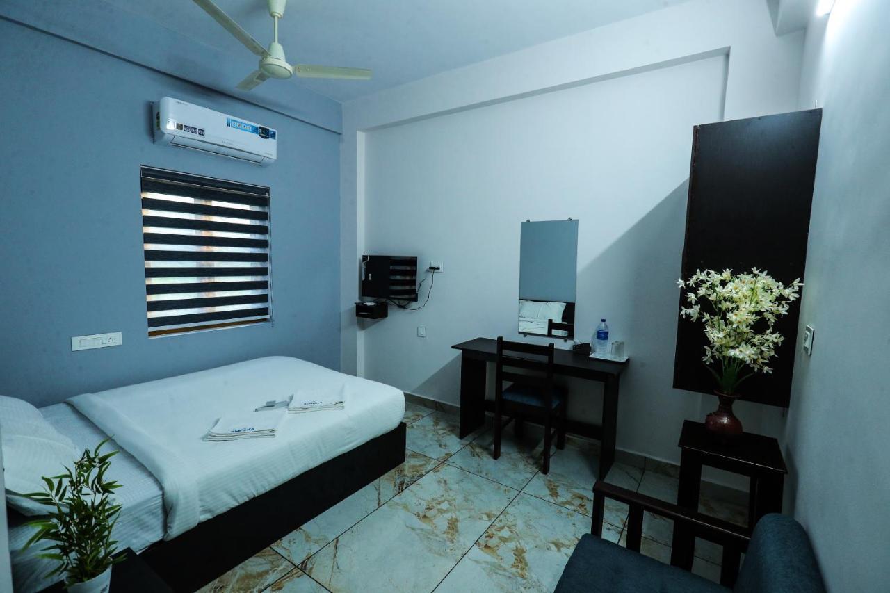 Aldora Airport Residency Hotel Nedumbassery Bagian luar foto