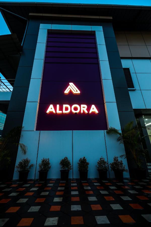 Aldora Airport Residency Hotel Nedumbassery Bagian luar foto